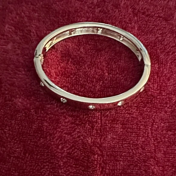 Elegant Silver Bracelet with Crystal Accents - Picture 3 of 3